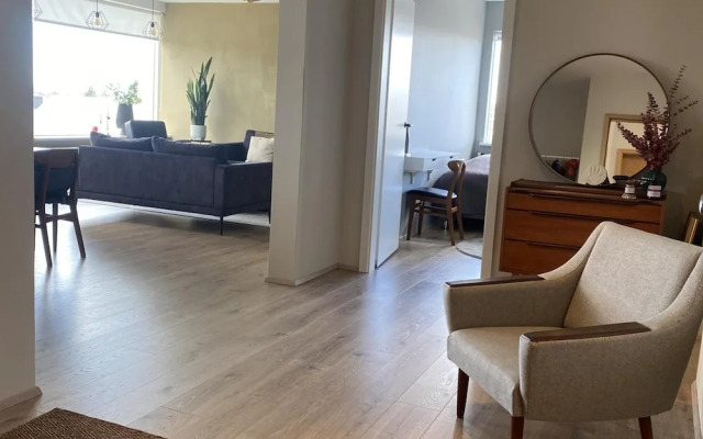 Bright and Spacious 2 Bedroom Apartment in Rvk