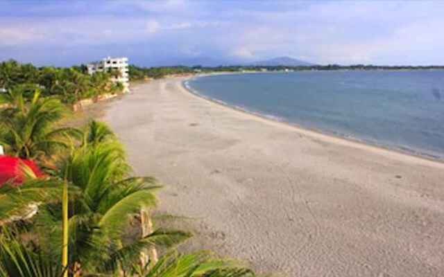 Bakasyunan Resort and Conference Center - Zambales