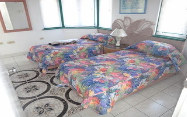 Seacastles Vacation Penthouse in Montego Bay, Jamaica from 548$, photos, reviews - zenhotels.com guestroom