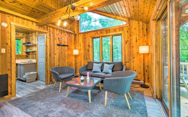 Pet-friendly Pocono Pines Rental w/ Hot Tub!