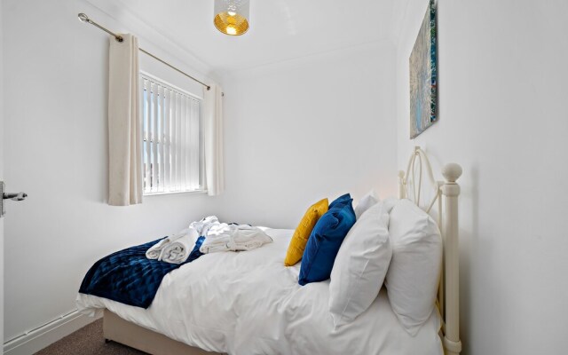 Stay In Cardiff Canton St. John's Court Apartment