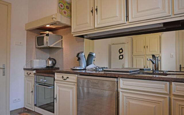 Beautiful Villa in Carcassonne with Shared Pool, Jacuzzi