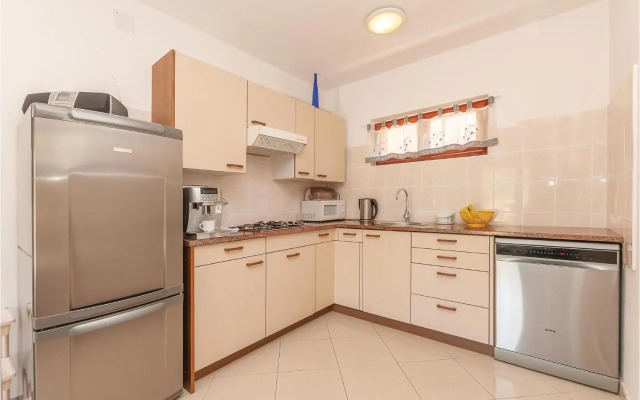 Two-Bedroom Apartment in Pirovac