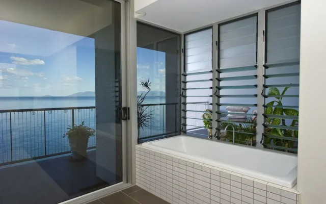 1 Bright Point Apartment 5404
