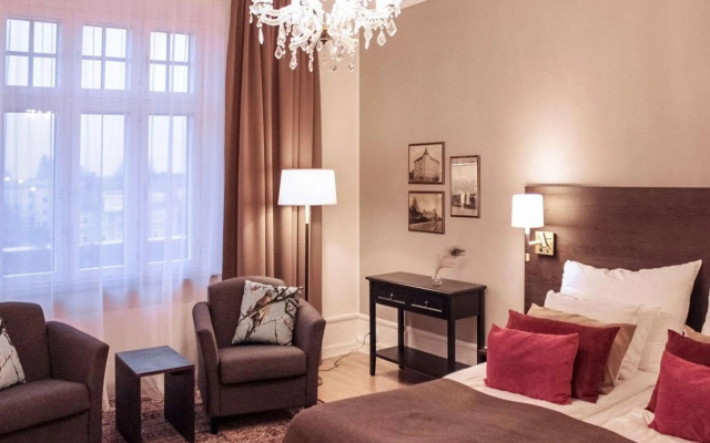 Home Hotel Drott