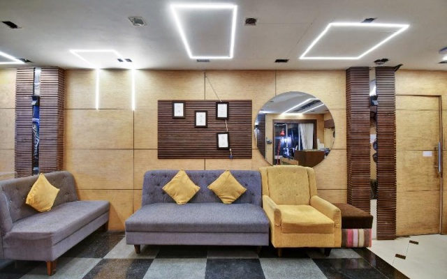 OYO 78582 SilverKey Hotel Mayfair Tower