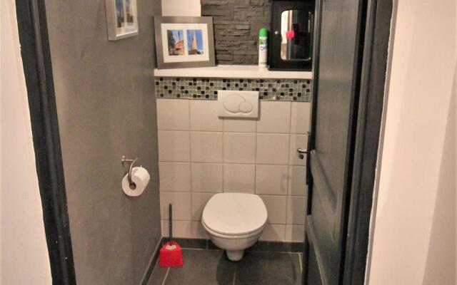 Quaint Holiday Home in Saint-Quirin with hot tub, nice view