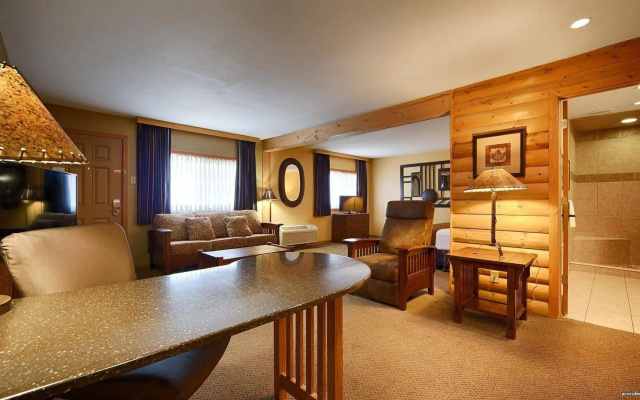 Crossroads Hotel and Event Center