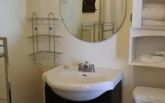 Black Rooster Guesthouse