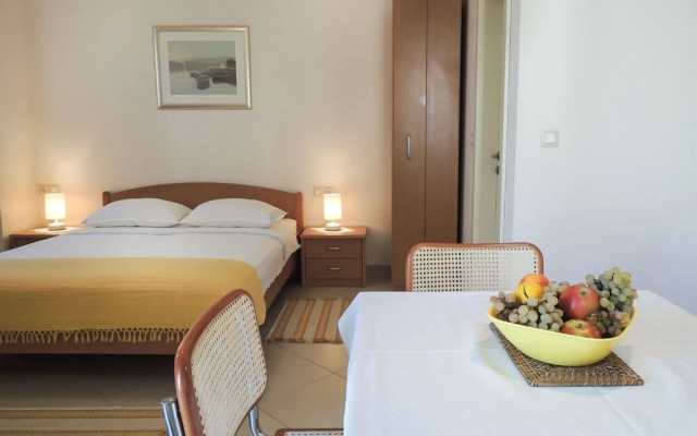 Smilja - 150 m From Pebble Beach - SA3