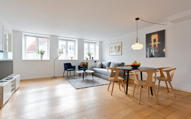 Lovely 1 Bedroom Apartment In The 18Th Century Building In Downtown Copenhagen