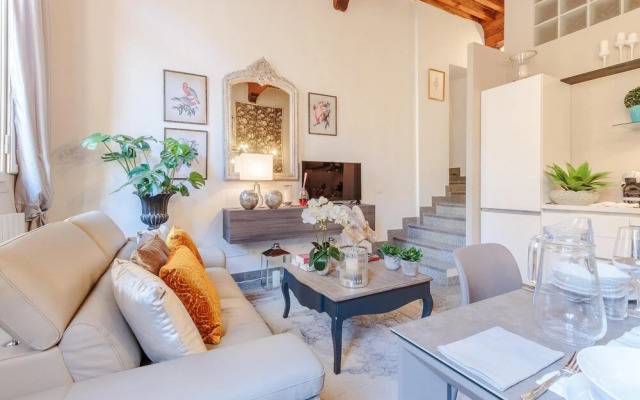 Casa Arias in Lucca With 2 Bedrooms and 1 Bathrooms