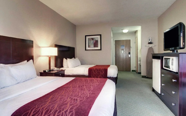Columbia Inn & Suites