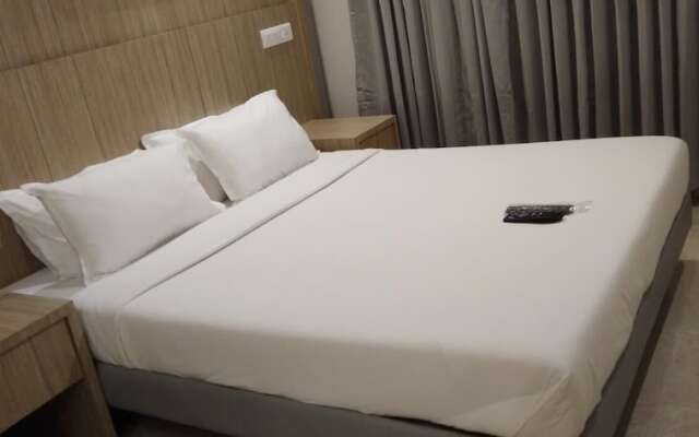 Seasons Hotel