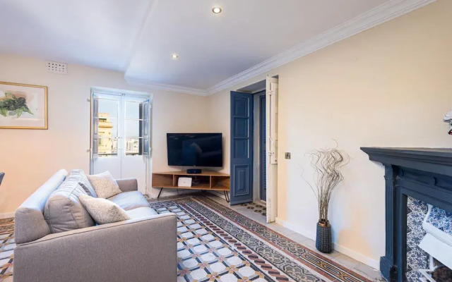Independence Olive- 1 Bedroom - Square SEA View