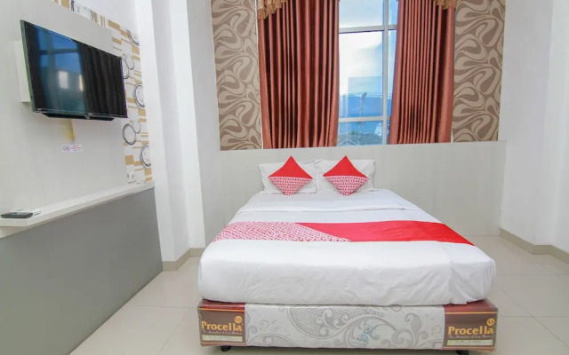 R Four Hotel by OYO Rooms