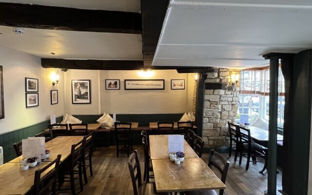 Priory Tearooms Burford With Rooms