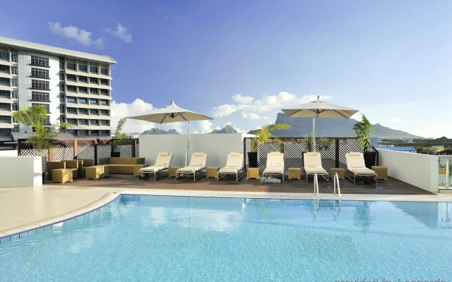 Hennessy Park Hotel