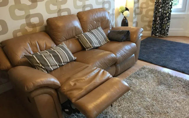Great location 1 Bedroom Scotstoun Flat