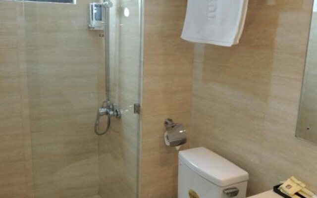 B Hotel
