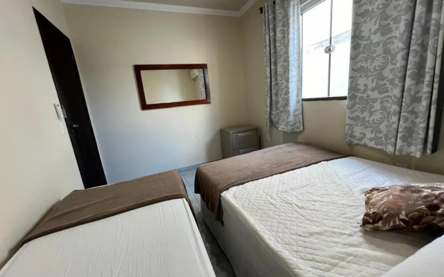 Aprecie Mariscal Nesta Hospedagem a 150 M do Mar - V4