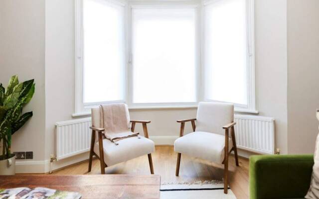 The London Classic - Captivating 2bdr Flat With Garden