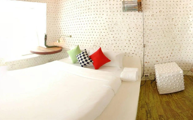Mo Rooms