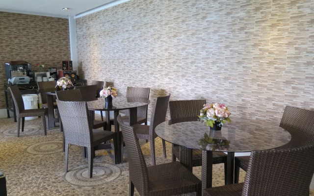 Splash Suites Hotel Tagaytay