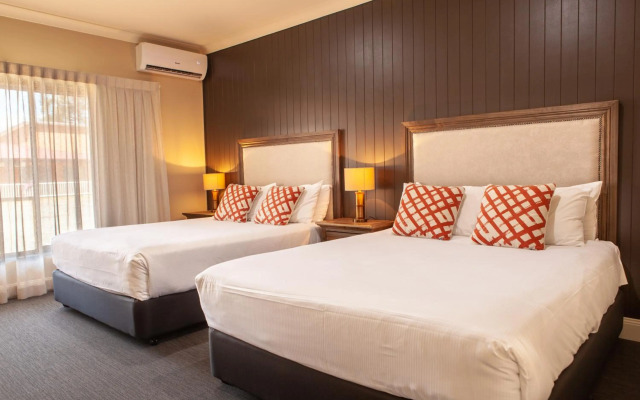 Nightcap at Archer Hotel