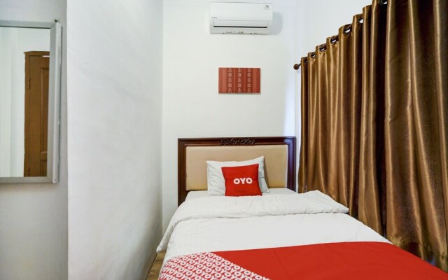 OYO 90645 Karisma Residence