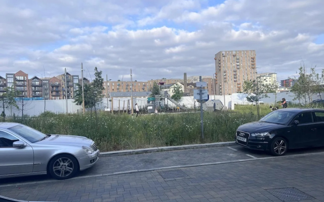 Lovely 1-bedroom With Private Balcony Near Barking