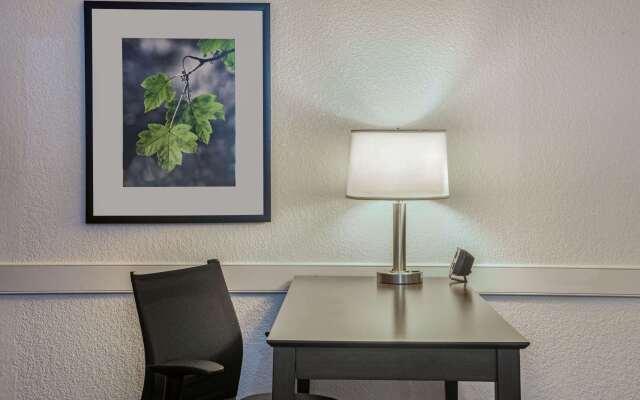 La Quinta Inn by Wyndham Miami Airport North