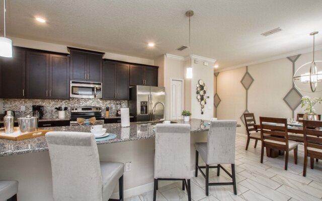 Storey Lake 4 Bedroom Townhome w Splashpool - 1629ST