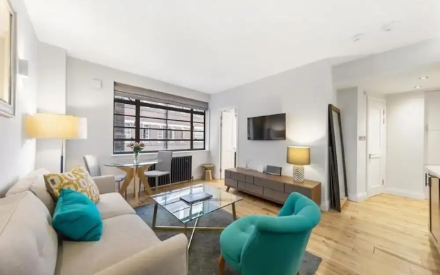 Modern London Nell Gwynn House Apartment