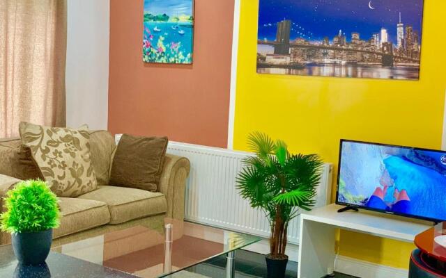 London Apartments, Close To Station