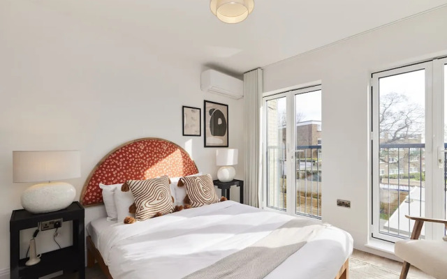 The Wembley Park Wonder - Charming 2bdr Flat With Balcony