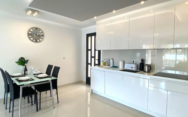 Higuericas Costa 300m from the beach