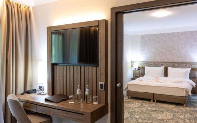 Hotel Crystal