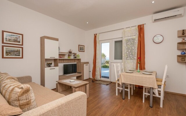 Nice Apartment in Makarska With 1 Bedrooms and Wifi