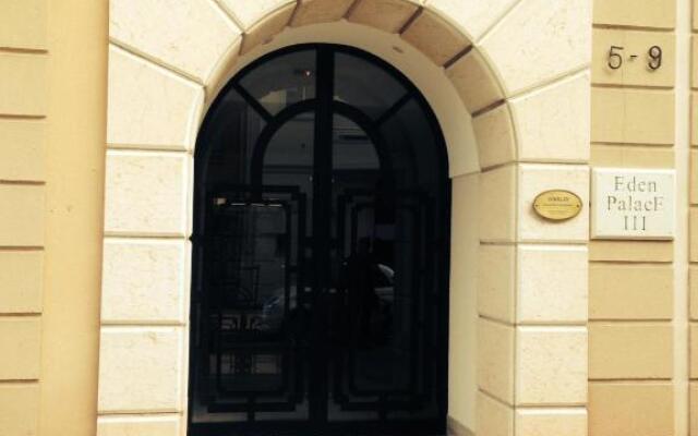 Eden Palace Apartment