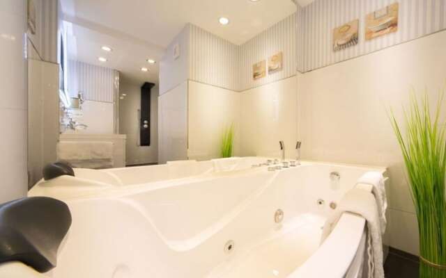 Sky Lodge Holiday Apartment