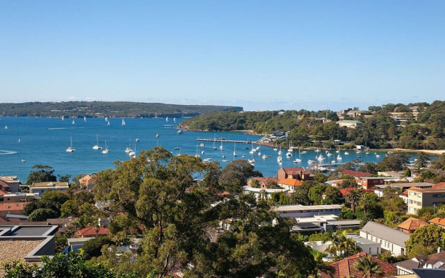 Stunning Architecture with Superb Balmoral Views!