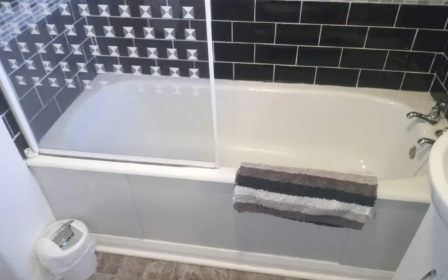 3-bed House, Sleeps 5, 5 min Walk From City Centre