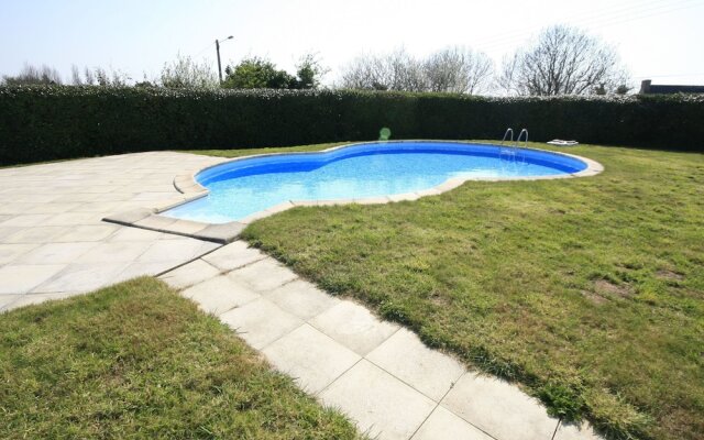 Cozy Holiday Home in Penmarch with Private Swimming Pool