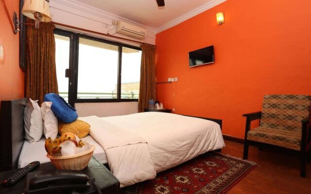 Teeka's Holiday Inn