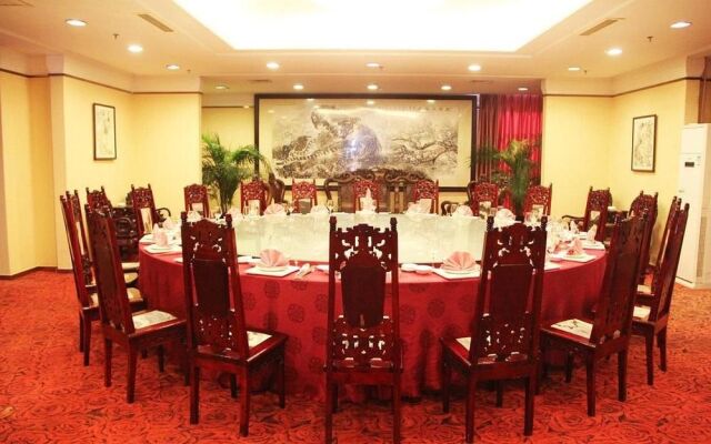 Xishuangbanna Golden Zone Hotel