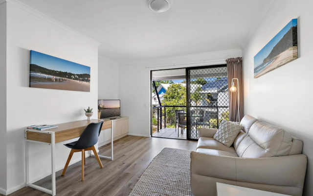 1 Bedroom Unit in 4 Star Tropical Resort in Noosaville – Balcony – Noosaville