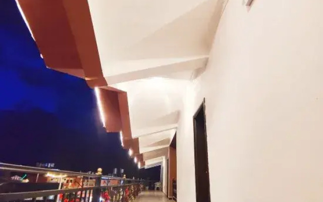 Fanbo Hotel