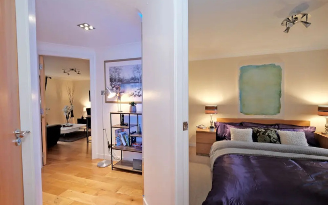 Riverview-2br-sleeps4-citycentre-parking-fastwifi