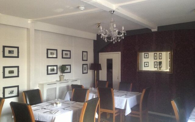 The Sir William Fox Hotel